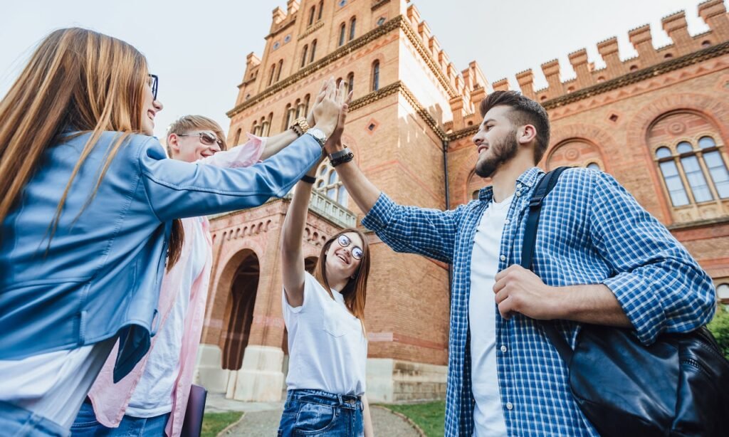 بناء القيادة والمهارات وبرامج Univet