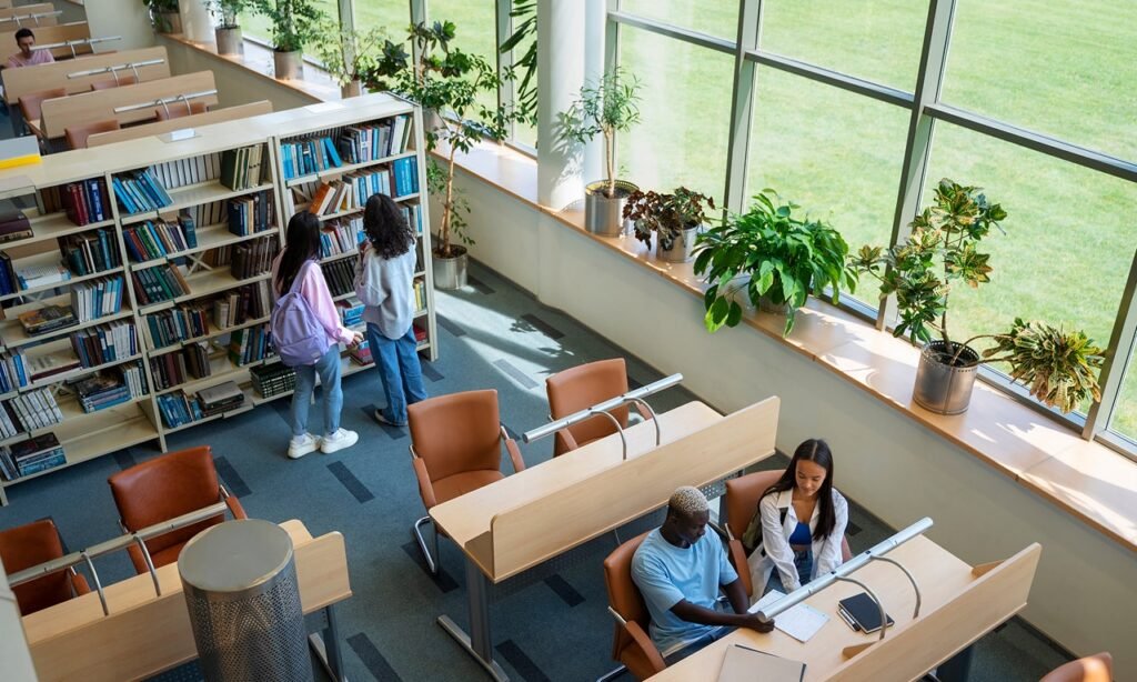 الطلاب الدوليون ابدأوا رحلتكم الدراسية هنا